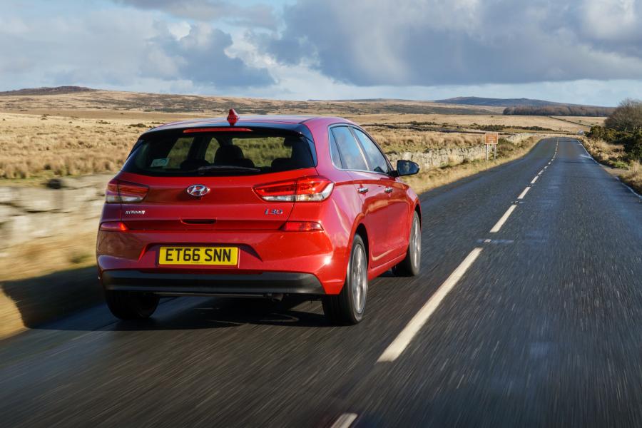  Hyundai i30 2017 года  (UK) (фото 25 из 40)